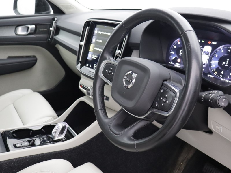 2020 (70) VOLVO XC40 2.0 B5P Inscription Pro 5dr AWD Auto 5109866