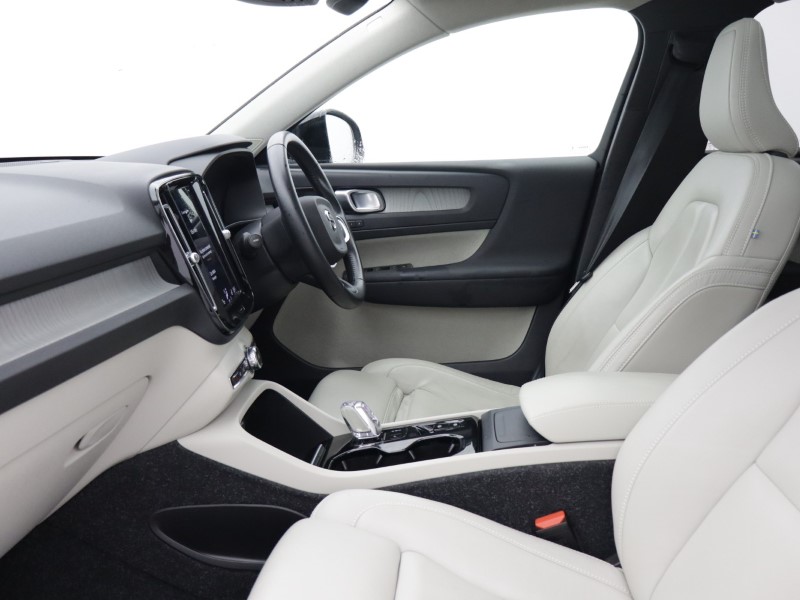 2020 (70) VOLVO XC40 2.0 B5P Inscription Pro 5dr AWD Auto 5109855