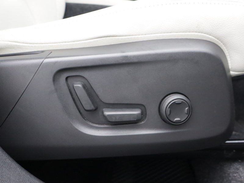 2020 (70) VOLVO XC40 2.0 B5P Inscription Pro 5dr AWD Auto 5109863