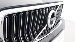 2020 (70) VOLVO XC40 2.0 B5P Inscription Pro 5dr AWD Auto 5109842