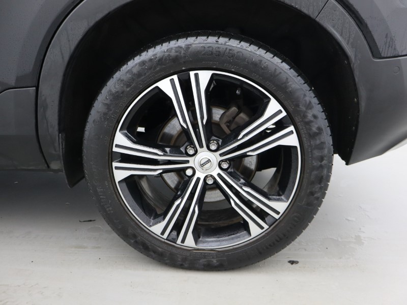 2020 (70) VOLVO XC40 2.0 B5P Inscription Pro 5dr AWD Auto 5109853