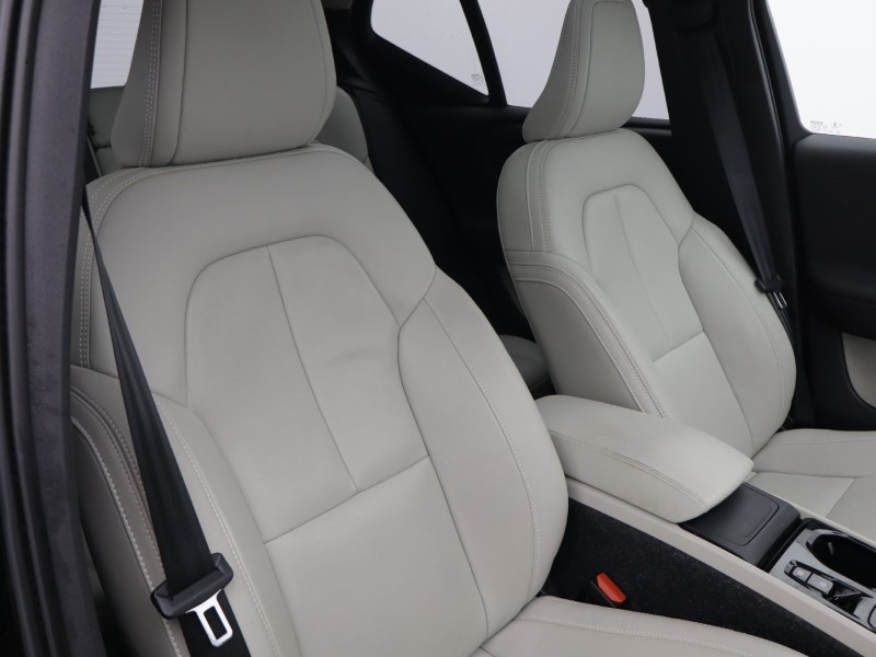 2020 (70) VOLVO XC40 2.0 B5P Inscription Pro 5dr AWD Auto 5109865