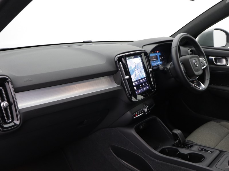 2023 (73) VOLVO XC40 2.0 B3P Core 5dr Auto 5200777