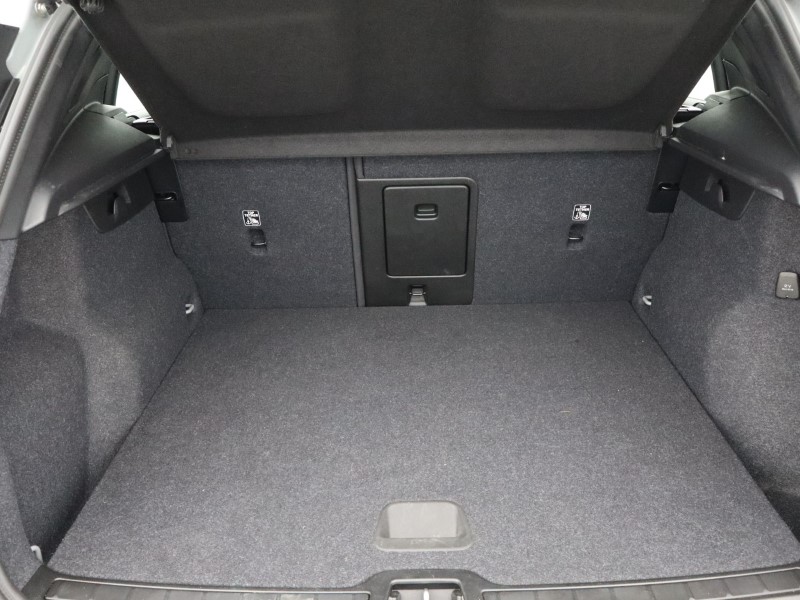 2023 (73) VOLVO XC40 2.0 B3P Core 5dr Auto 5200761