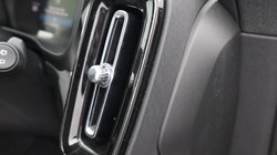 2023 (73) VOLVO XC40 2.0 B3P Core 5dr Auto 5200771
