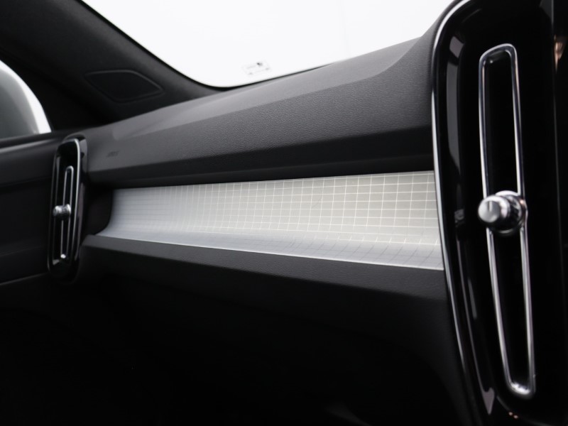 2023 (73) VOLVO XC40 2.0 B3P Core 5dr Auto 5200797