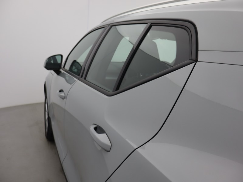 2023 (73) VOLVO XC40 2.0 B3P Core 5dr Auto 5200763