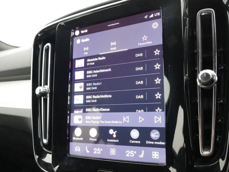 2023 (73) VOLVO XC40 2.0 B3P Core 5dr Auto 5200789