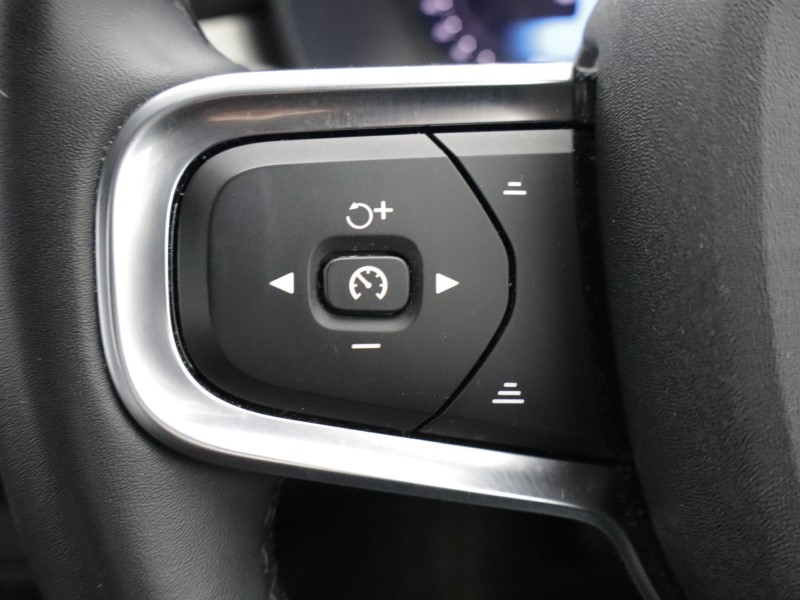 2023 (73) VOLVO XC40 2.0 B3P Core 5dr Auto 5200785