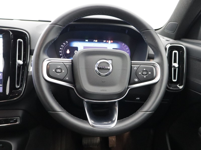 2023 (73) VOLVO XC40 2.0 B3P Core 5dr Auto 5200784