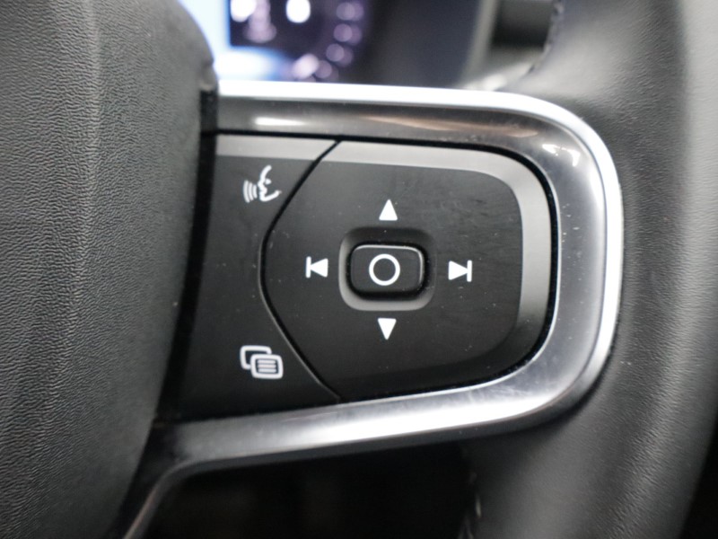 2023 (73) VOLVO XC40 2.0 B3P Core 5dr Auto 5200786