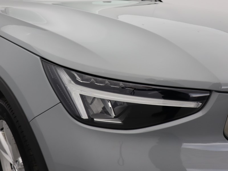 2023 (73) VOLVO XC40 2.0 B3P Core 5dr Auto 5200753