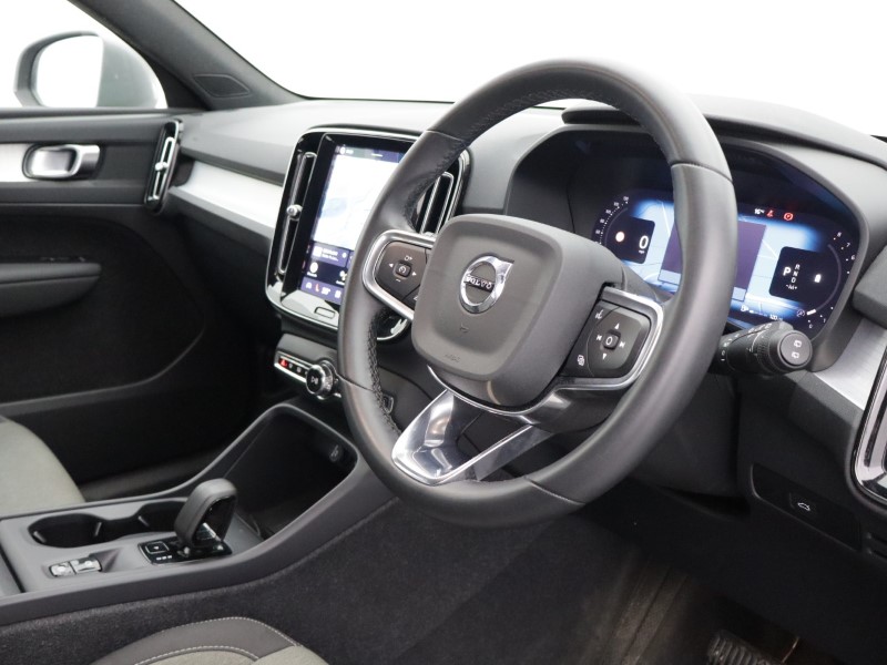 2023 (73) VOLVO XC40 2.0 B3P Core 5dr Auto 5200772