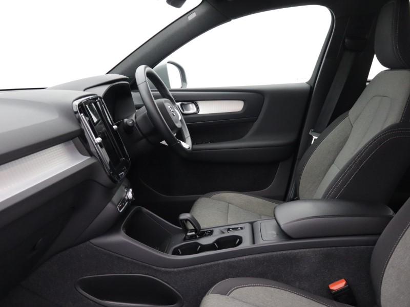 2023 (73) VOLVO XC40 2.0 B3P Core 5dr Auto 5200766