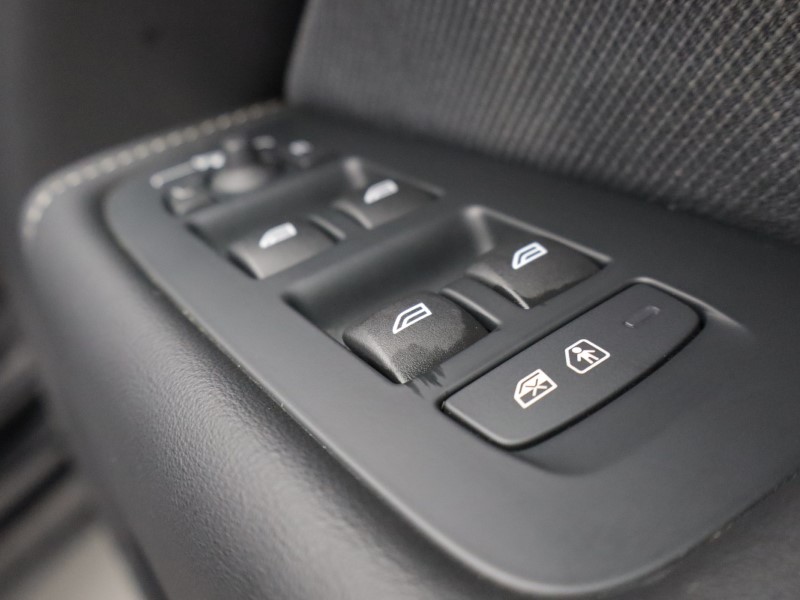 2024 (24) VOLVO XC60 2.0 B5P Plus Black Edition 5dr AWD Geartronic 5128755