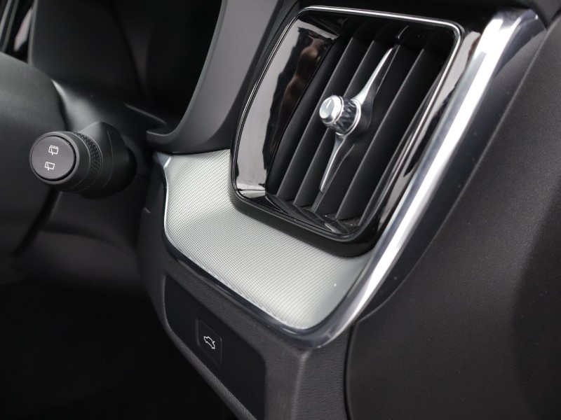 2024 (24) VOLVO XC60 2.0 B5P Plus Black Edition 5dr AWD Geartronic 5128758