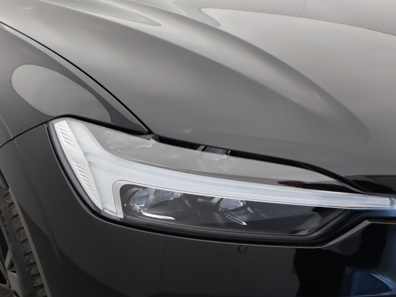 2024 (24) VOLVO XC60 2.0 B5P Plus Black Edition 5dr AWD Geartronic 5128737