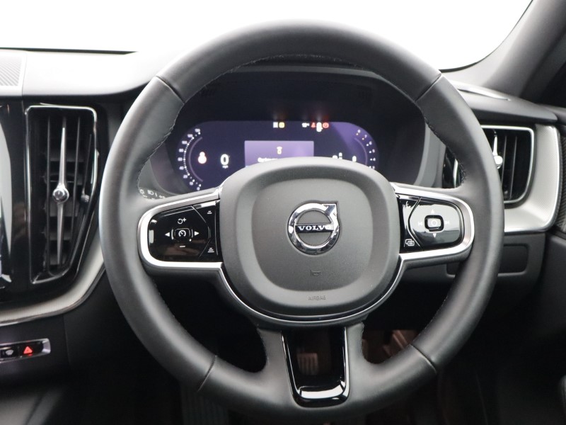 2024 (24) VOLVO XC60 2.0 B5P Plus Black Edition 5dr AWD Geartronic 5128774