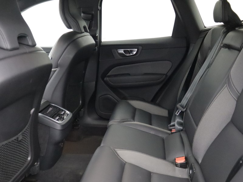 2024 (24) VOLVO XC60 2.0 B5P Plus Black Edition 5dr AWD Geartronic 5128752