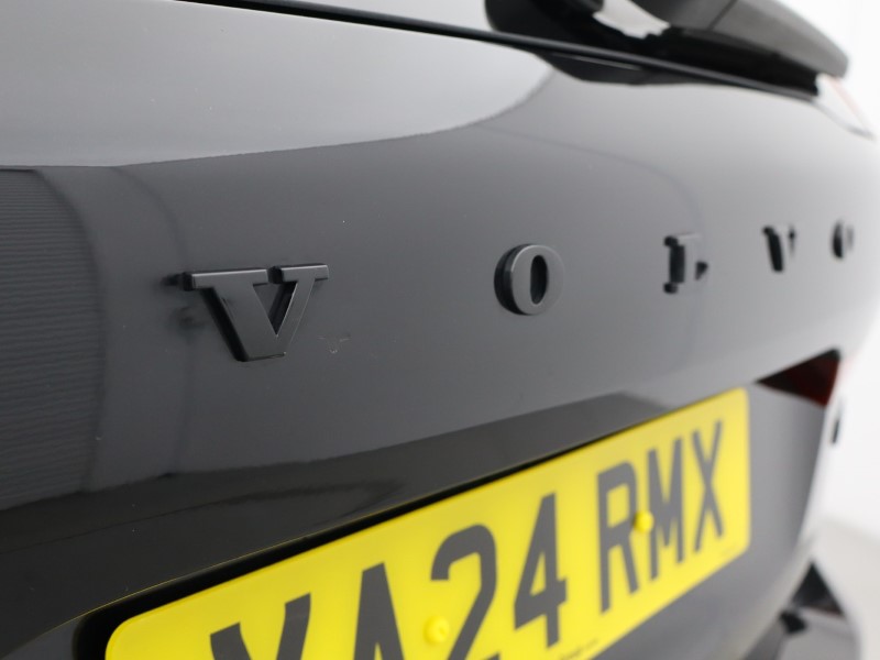2024 (24) VOLVO XC60 2.0 B5P Plus Black Edition 5dr AWD Geartronic 5128744