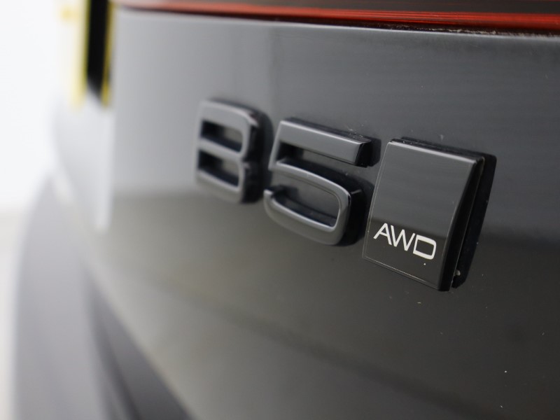 2024 (24) VOLVO XC60 2.0 B5P Plus Black Edition 5dr AWD Geartronic 5128745