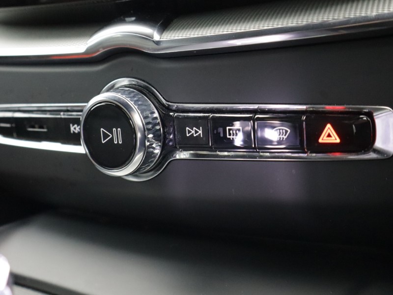 2024 (24) VOLVO XC60 2.0 B5P Plus Black Edition 5dr AWD Geartronic 5128784