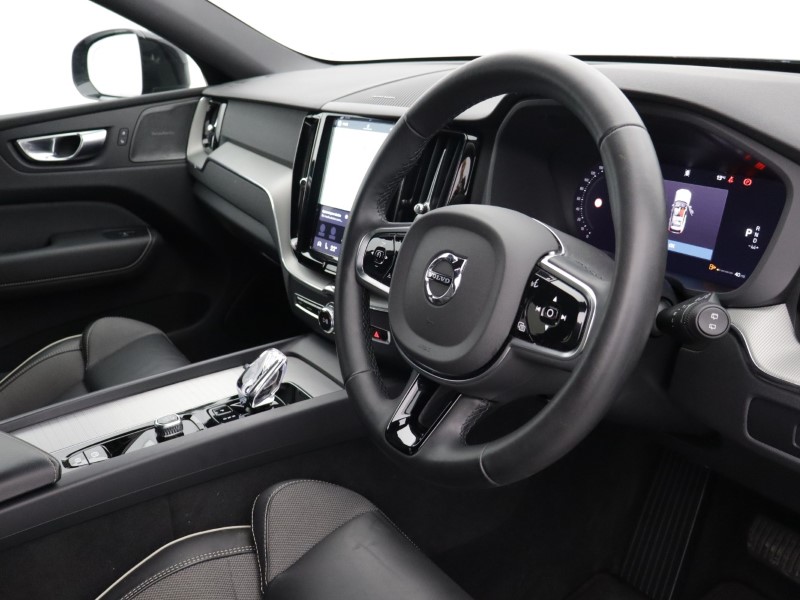 2024 (24) VOLVO XC60 2.0 B5P Plus Black Edition 5dr AWD Geartronic 5128762