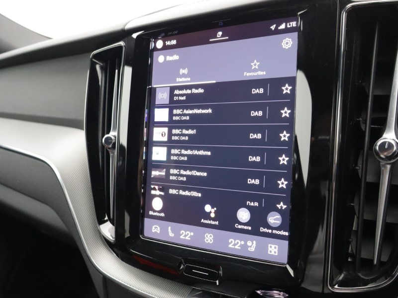 2024 (24) VOLVO XC60 2.0 B5P Plus Black Edition 5dr AWD Geartronic 5128780