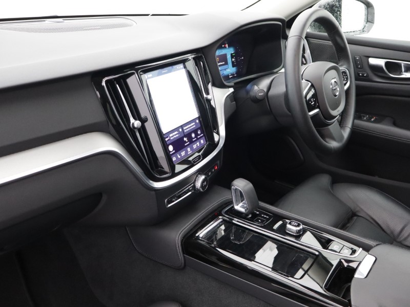 2023 (72) VOLVO V60 2.0 T6 [350] RC PHEV Ultimate Dark 5dr AWD Auto 5182659