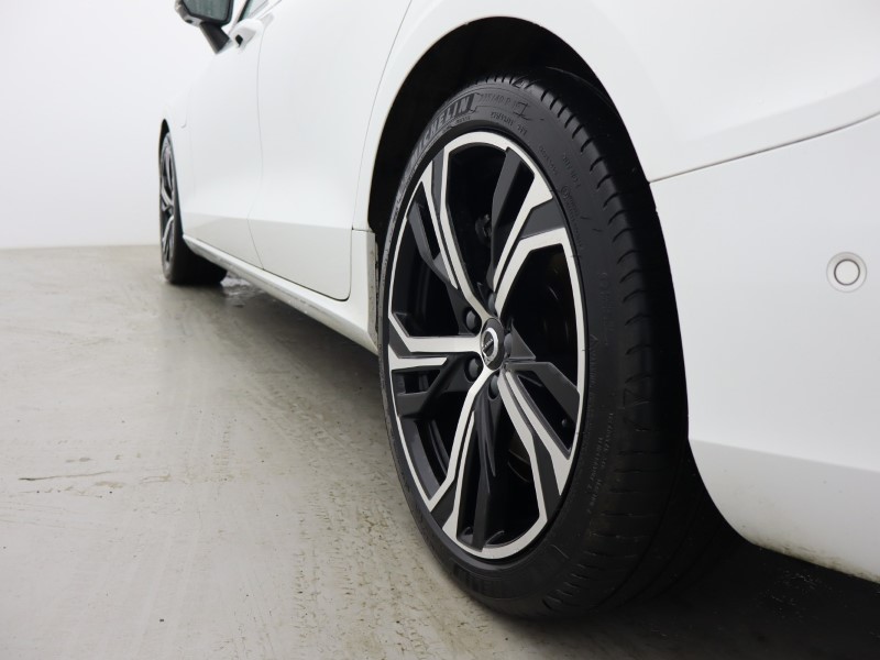 2023 (72) VOLVO V60 2.0 T6 [350] RC PHEV Ultimate Dark 5dr AWD Auto 5182641