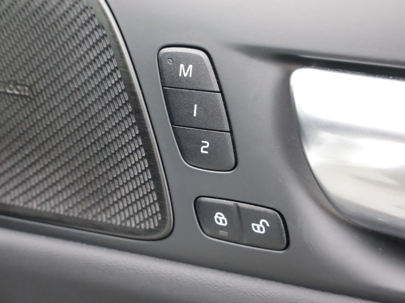 2023 (72) VOLVO V60 2.0 T6 [350] RC PHEV Ultimate Dark 5dr AWD Auto 5182651