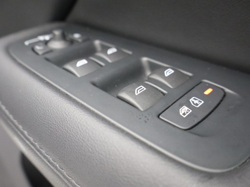 2023 (72) VOLVO V60 2.0 T6 [350] RC PHEV Ultimate Dark 5dr AWD Auto 5182649