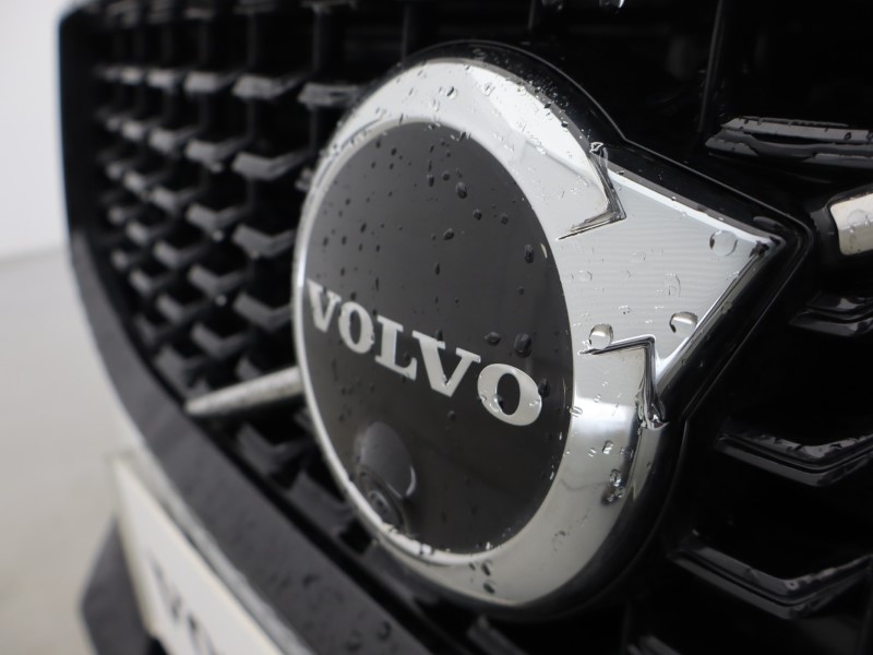 2023 (72) VOLVO V60 2.0 T6 [350] RC PHEV Ultimate Dark 5dr AWD Auto 5182630