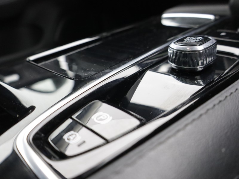 2023 (72) VOLVO V60 2.0 T6 [350] RC PHEV Ultimate Dark 5dr AWD Auto 5182683