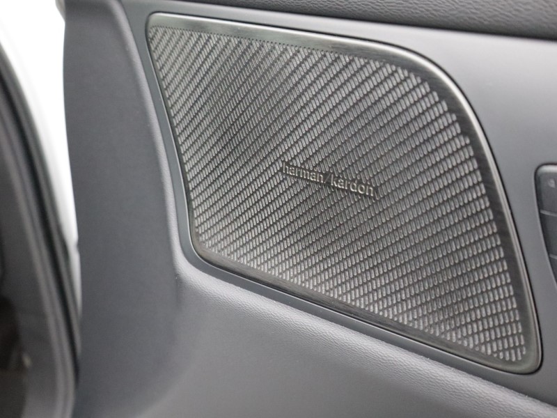 2023 (72) VOLVO V60 2.0 T6 [350] RC PHEV Ultimate Dark 5dr AWD Auto 5182648