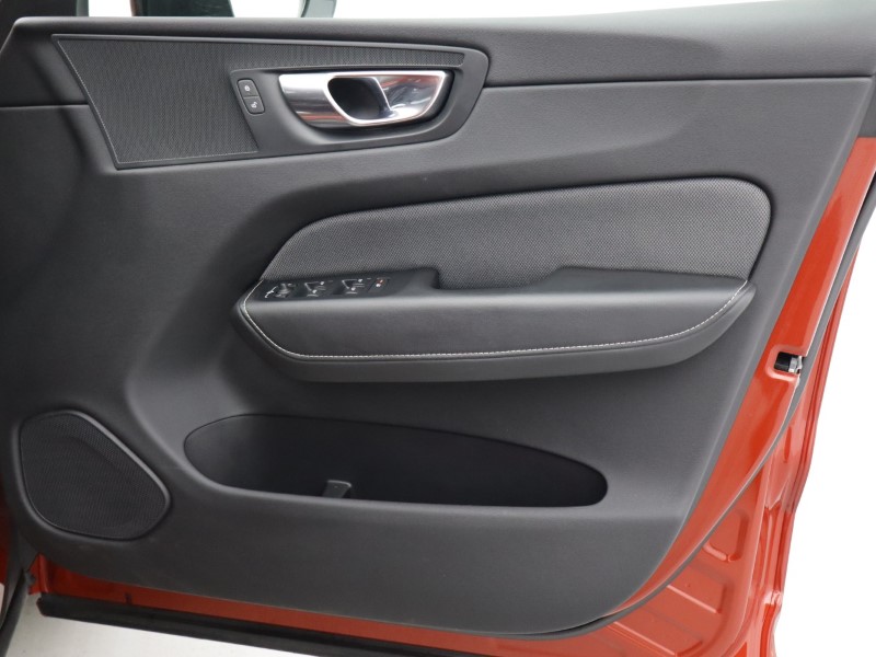 2021 (21) VOLVO XC60 2.0 B5P [250] R DESIGN 5dr AWD Geartronic 5156714