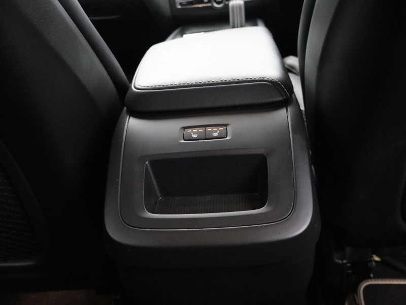 2021 (21) VOLVO XC60 2.0 B5P [250] R DESIGN 5dr AWD Geartronic 5156731