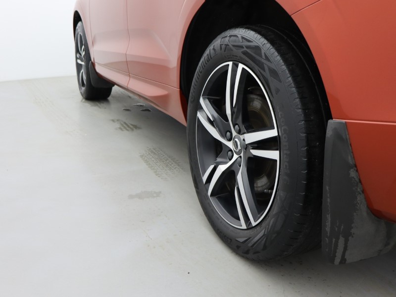 2021 (21) VOLVO XC60 2.0 B5P [250] R DESIGN 5dr AWD Geartronic 5156711