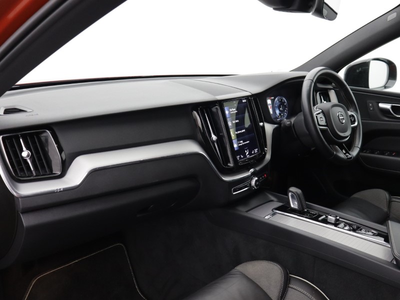 2021 (21) VOLVO XC60 2.0 B5P [250] R DESIGN 5dr AWD Geartronic 5156724