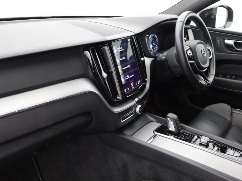 2021 (21) VOLVO XC60 2.0 B5P [250] R DESIGN 5dr AWD Geartronic 5156725