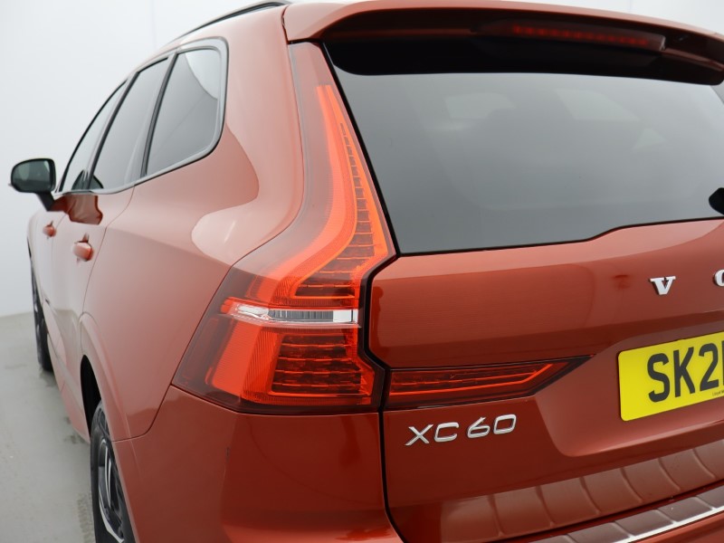 2021 (21) VOLVO XC60 2.0 B5P [250] R DESIGN 5dr AWD Geartronic 5156703