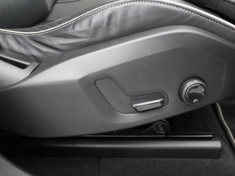 2021 (21) VOLVO XC60 2.0 B5P [250] R DESIGN 5dr AWD Geartronic 5156719