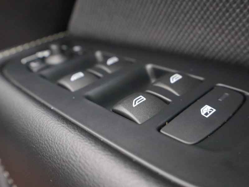 2021 (21) VOLVO XC60 2.0 B5P [250] R DESIGN 5dr AWD Geartronic 5156716