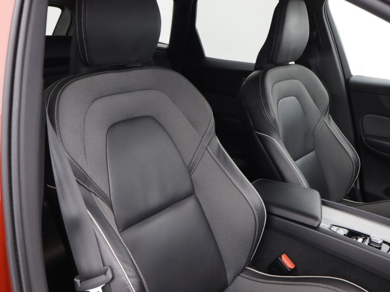 2021 (21) VOLVO XC60 2.0 B5P [250] R DESIGN 5dr AWD Geartronic 5156721