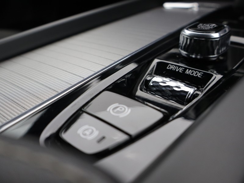 2021 (21) VOLVO XC60 2.0 B5P [250] R DESIGN 5dr AWD Geartronic 5156745