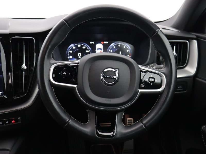 2021 (21) VOLVO XC60 2.0 B5P [250] R DESIGN 5dr AWD Geartronic 5156733