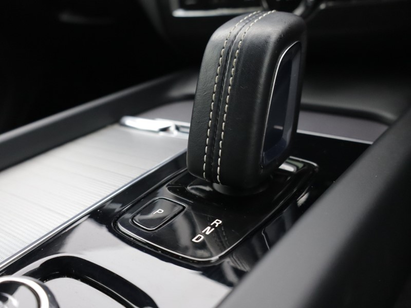 2021 (21) VOLVO XC60 2.0 B5P [250] R DESIGN 5dr AWD Geartronic 5156744