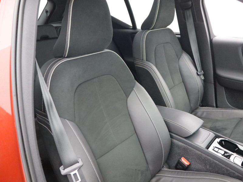 2022 (22) VOLVO XC40 1.5 T3 [163] R DESIGN 5dr Geartronic 5150978