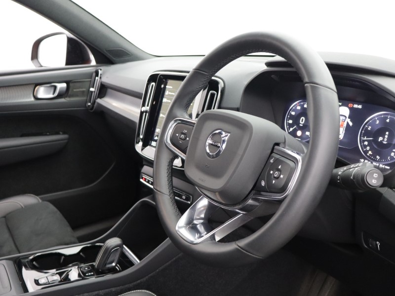 2022 (22) VOLVO XC40 1.5 T3 [163] R DESIGN 5dr Geartronic 5150975