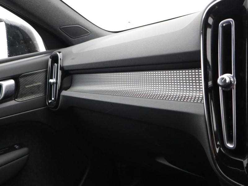 2022 (22) VOLVO XC40 1.5 T3 [163] R DESIGN 5dr Geartronic 5150998